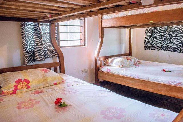 Kijani Cottages Diani Diani Beach Esterno foto
