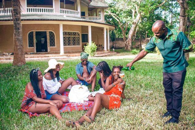 Kijani Cottages Diani Diani Beach Esterno foto
