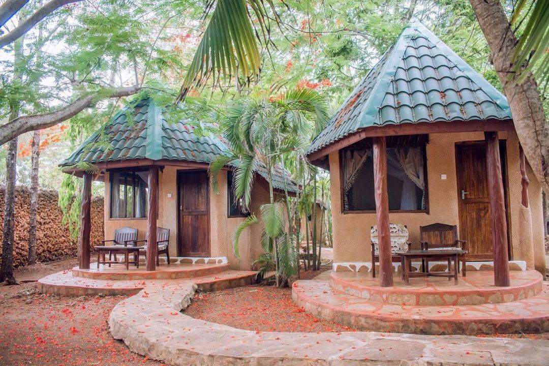 Kijani Cottages Diani Diani Beach Esterno foto