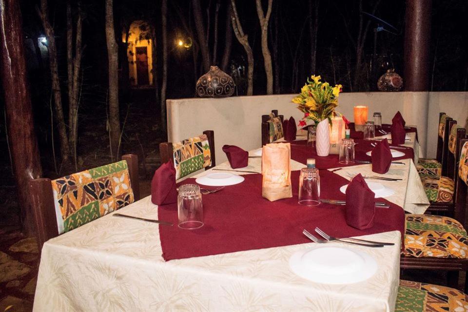 Kijani Cottages Diani Diani Beach Esterno foto